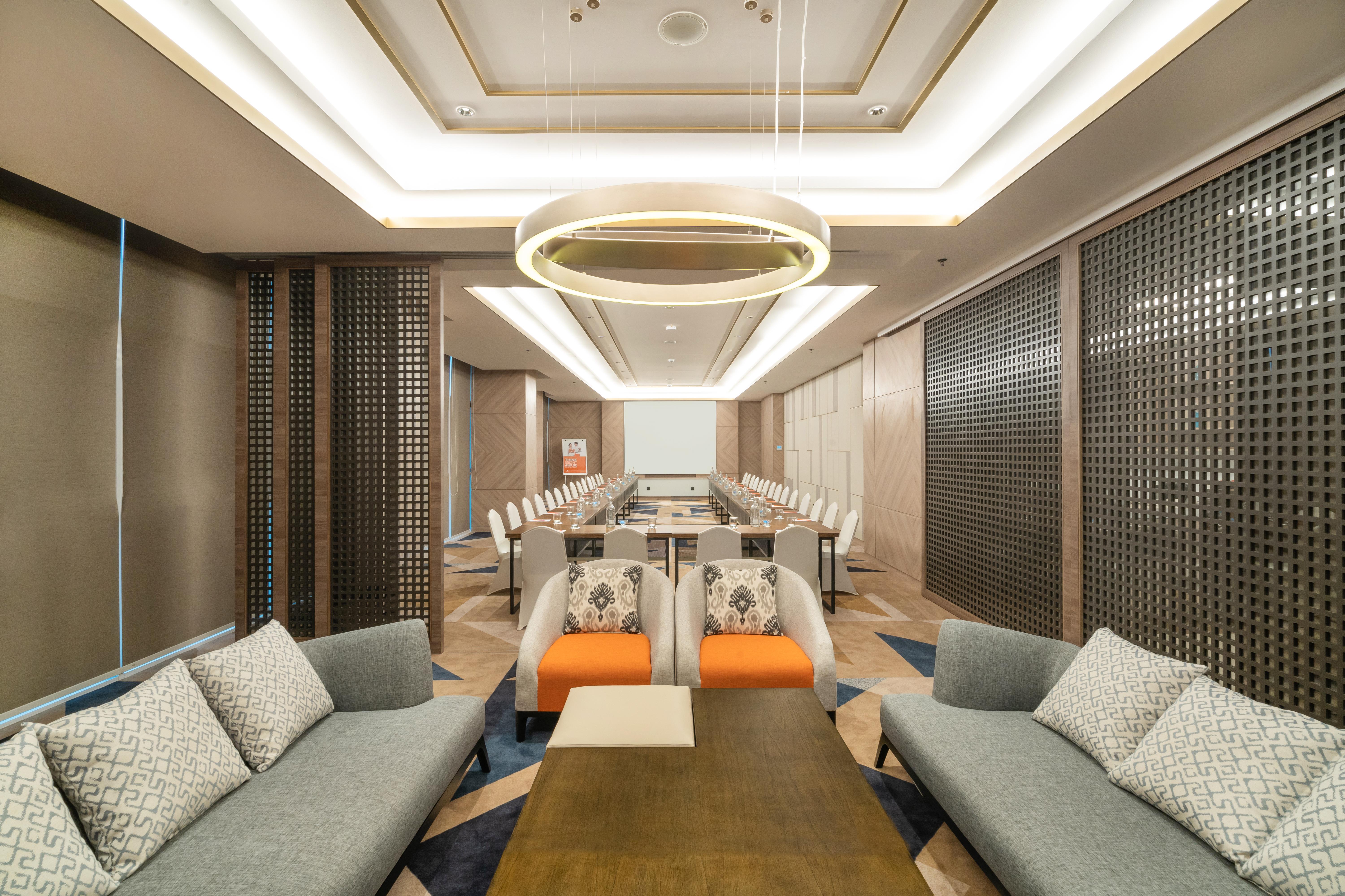 Harris Suites Puri Mansion Jakarta Exterior foto